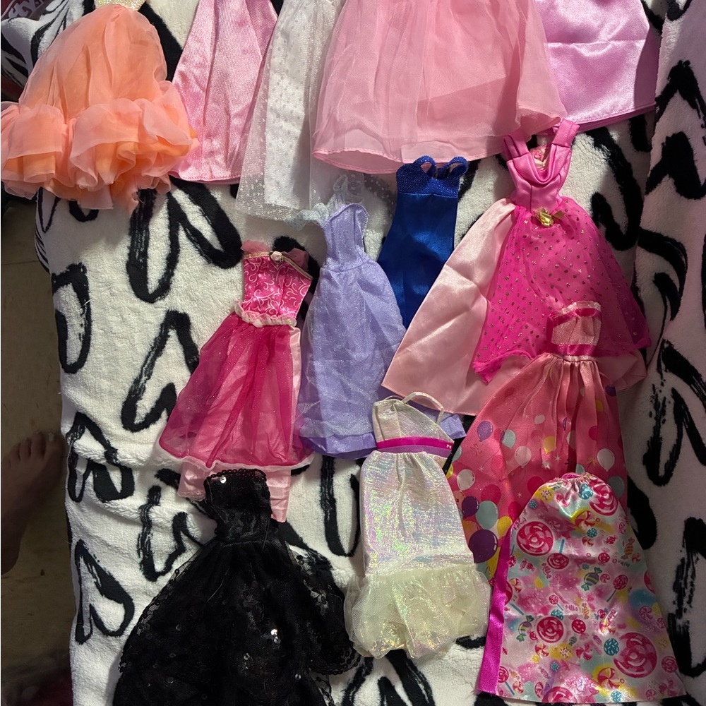 Barbie’s Lot 12 Gowns